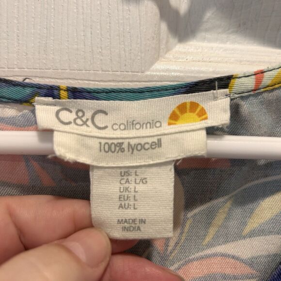 C&C California 100% Lyocell Tropical V-neck Sleeveless Tank Top Size Large - Picture 7 of 7